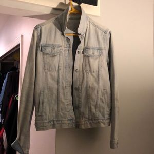 Gap light wash jean jacket size m
